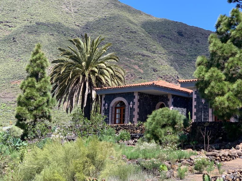 Luxury villa in Nature with Swimming pool Tenerife, Santiago del Teide, with sea and mountain views view 4