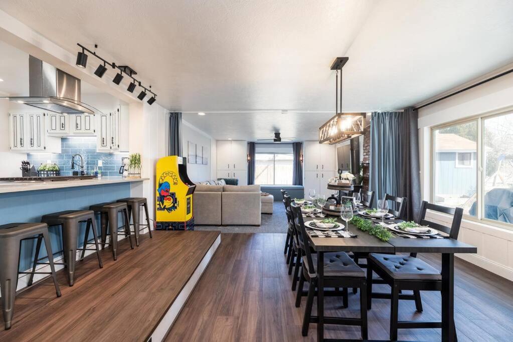 Modern SLC Home Only Mins Downtown & Airport view 2