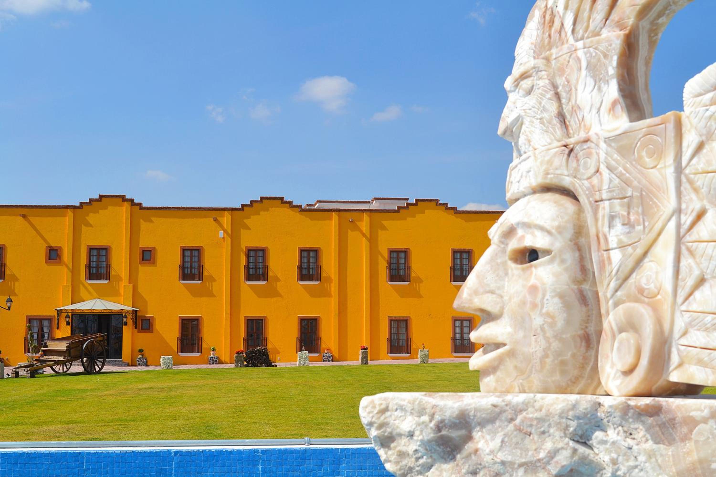 Hotel La Casona Pirámides - Image 1