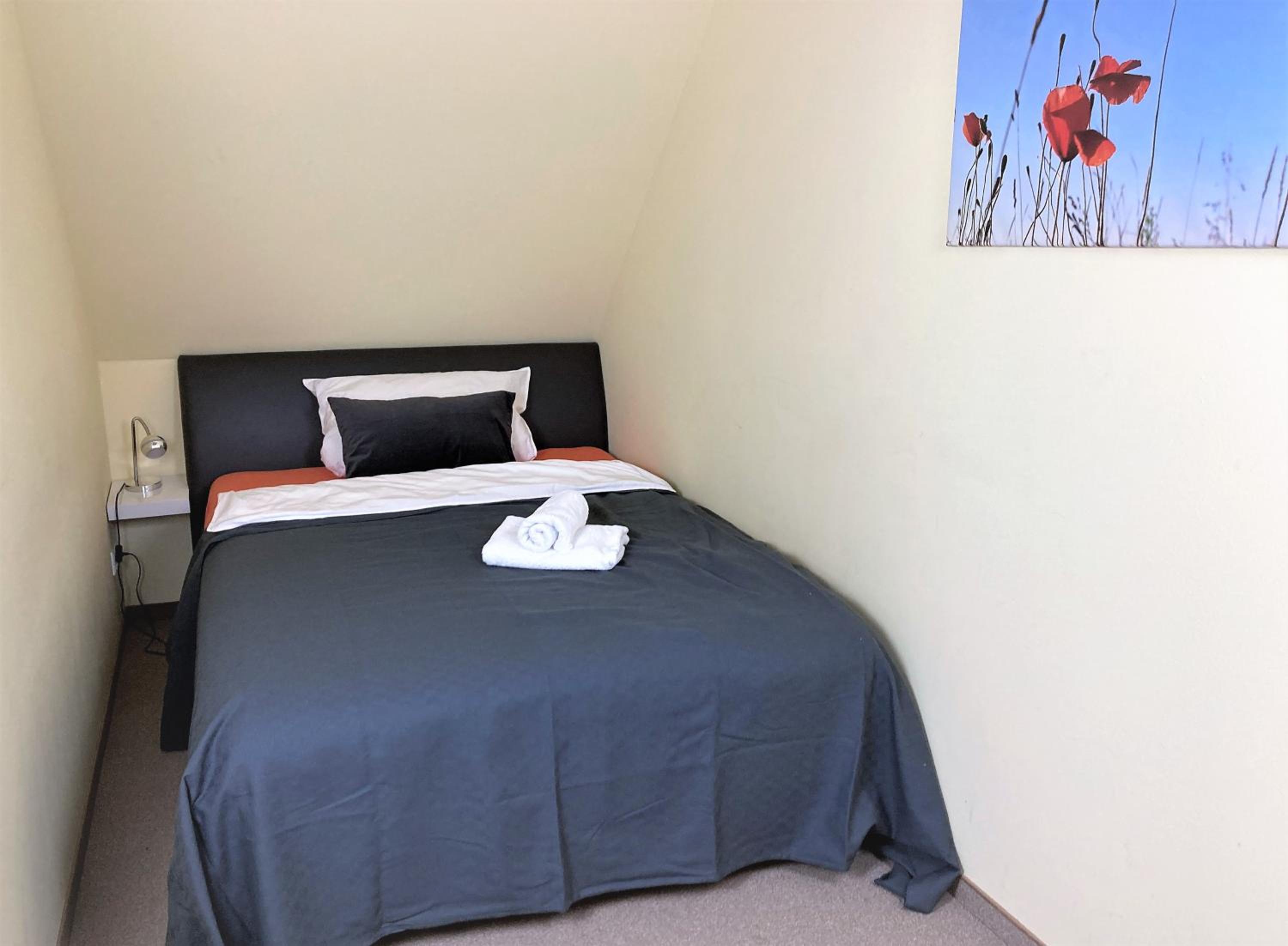 Wohlfühl Hotel & Pension am Birnengarten - Ruhige Zimmer mit Bad & WLAN