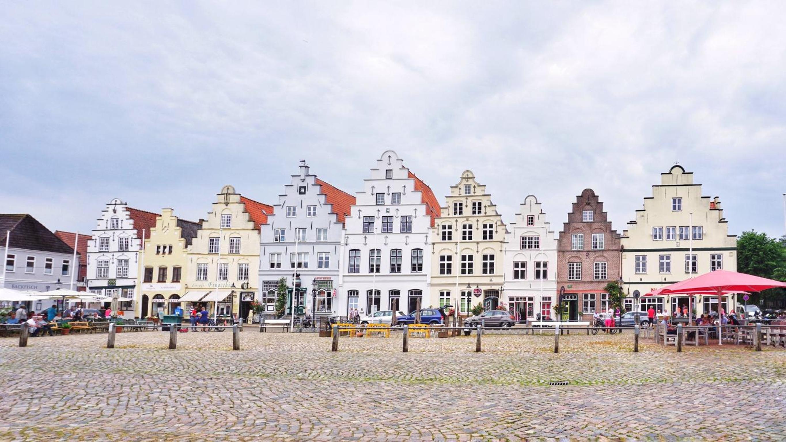 Küstenbutze im modernen Style mit Balkon