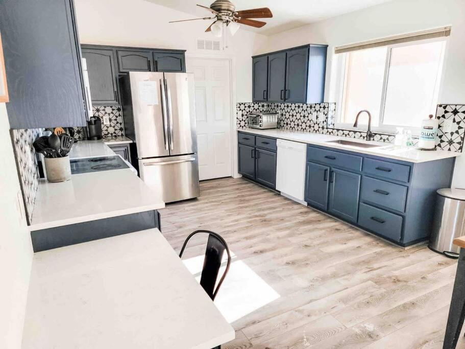 PRIVATE VIEW ON THE LAKE SIDE OF 95! Sleeps 16 view 4