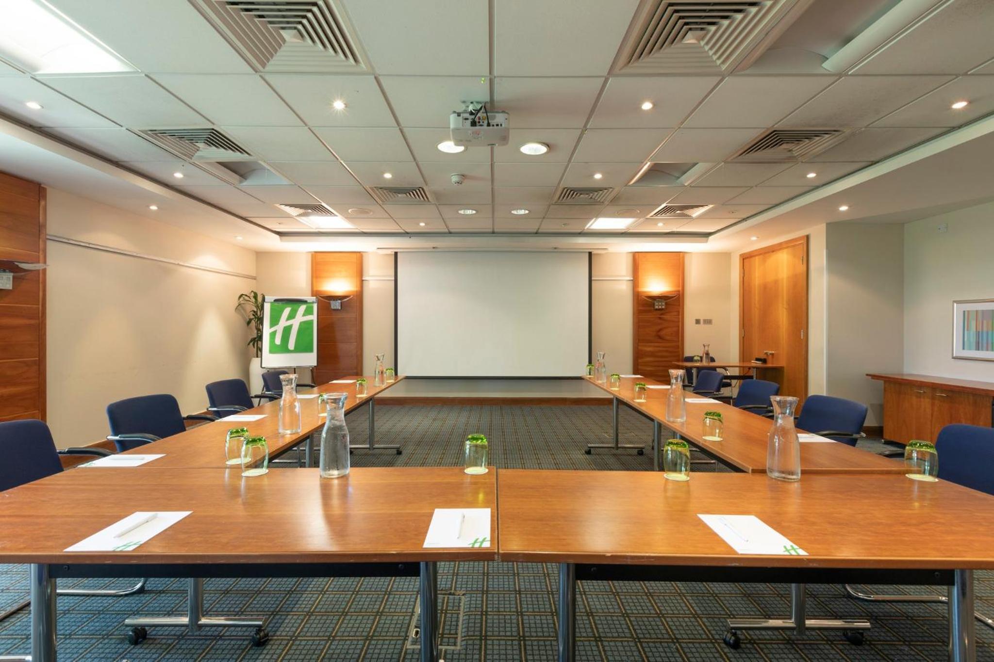 Guildford Vacations - Holiday Inn Guildford, an IHG Hotel - Property Image 25
