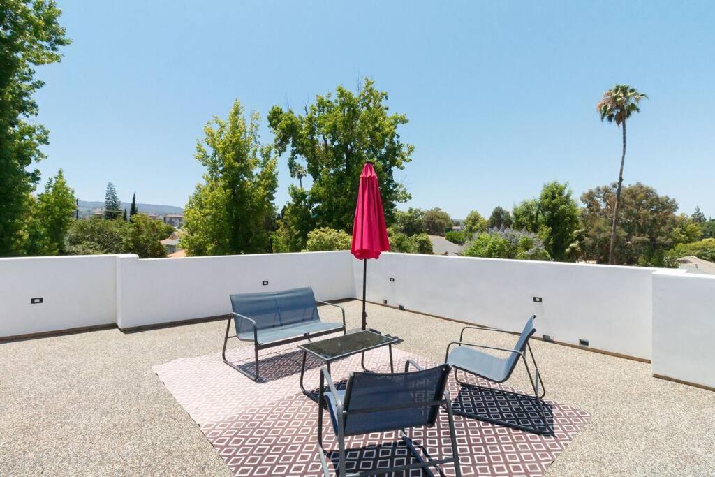 Posh Luxury Modern Home with Pool Spa and Rooftop Deck view 4