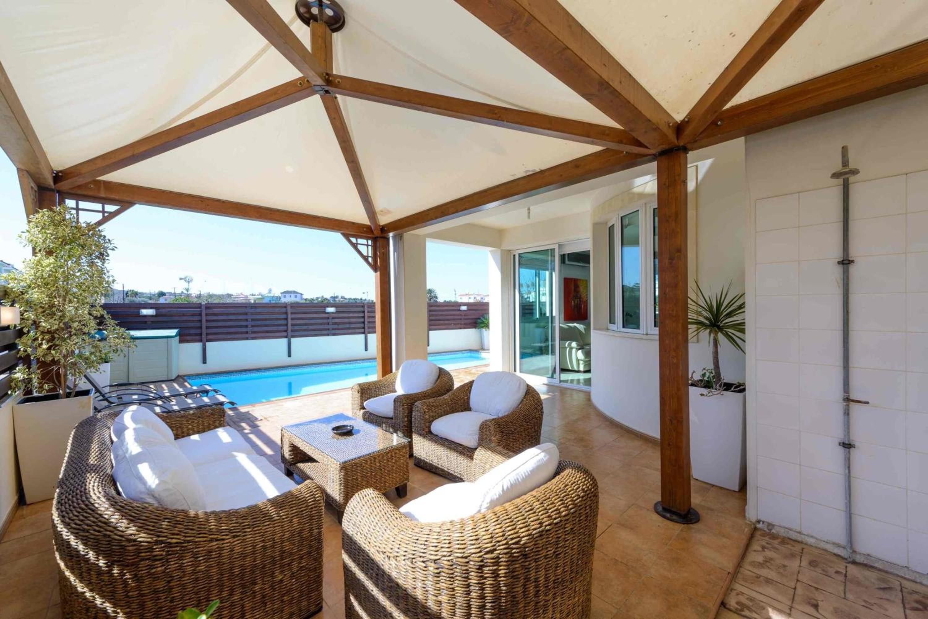 La Vita Villa #1