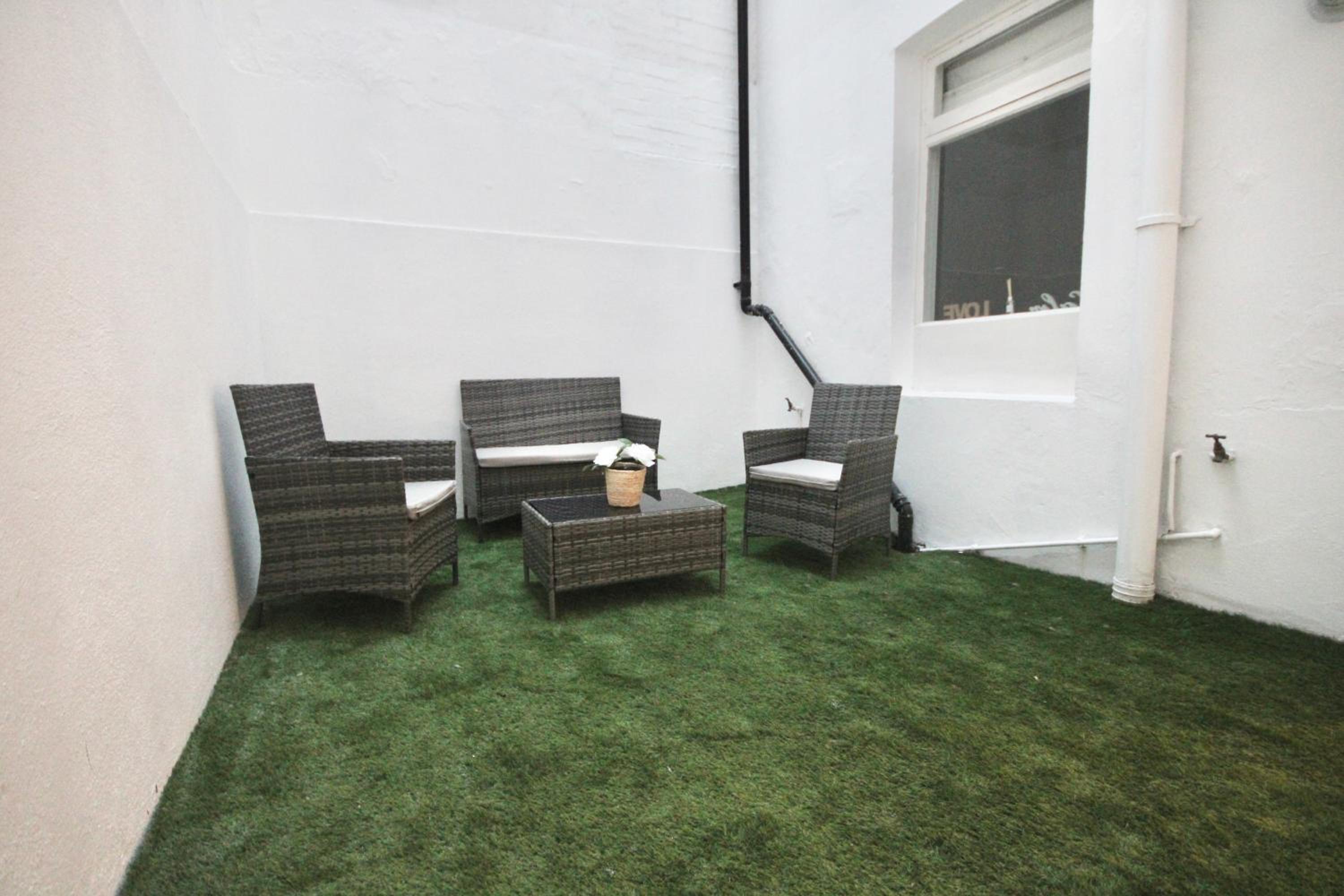 Superb flat near Victoria station