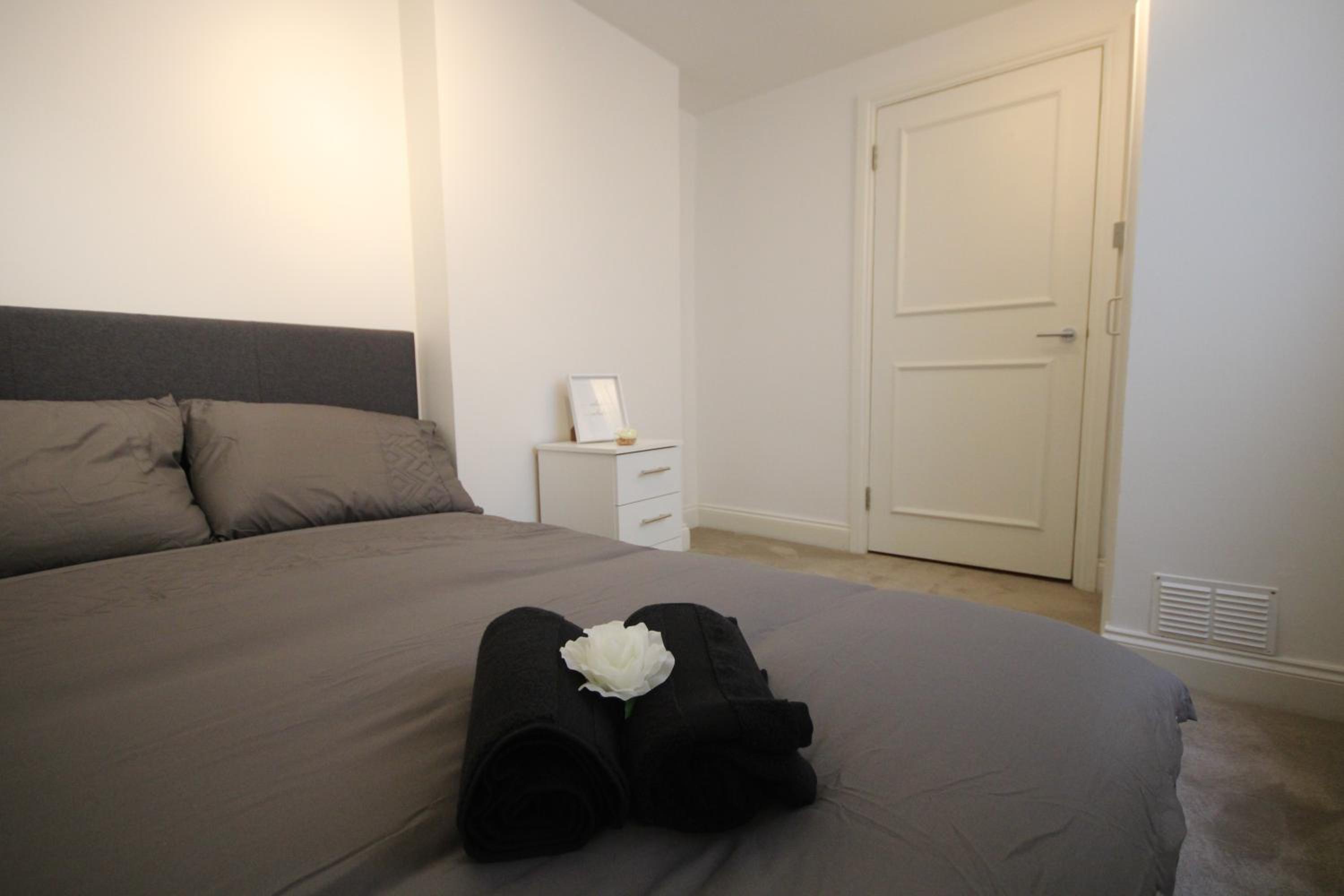 Superb flat near Victoria station
