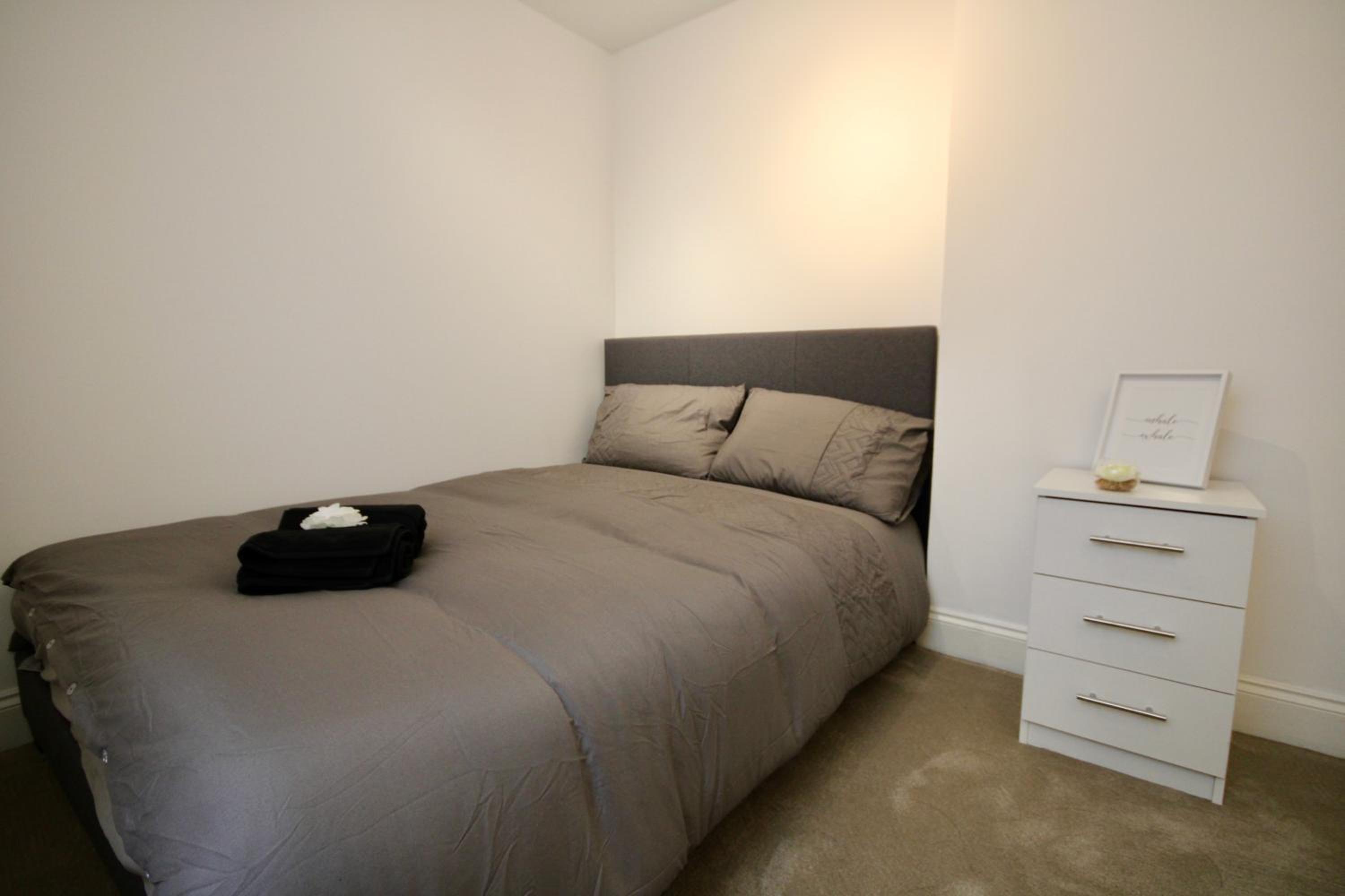 Superb flat near Victoria station