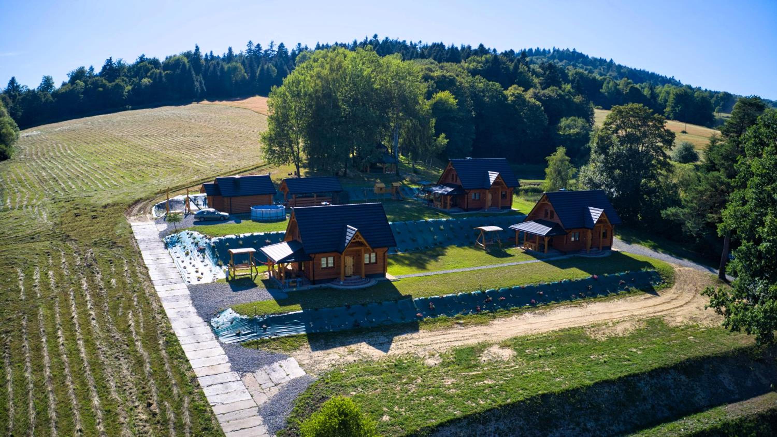 Bieszczadzkie Dworki Ropienka Dolna view 2