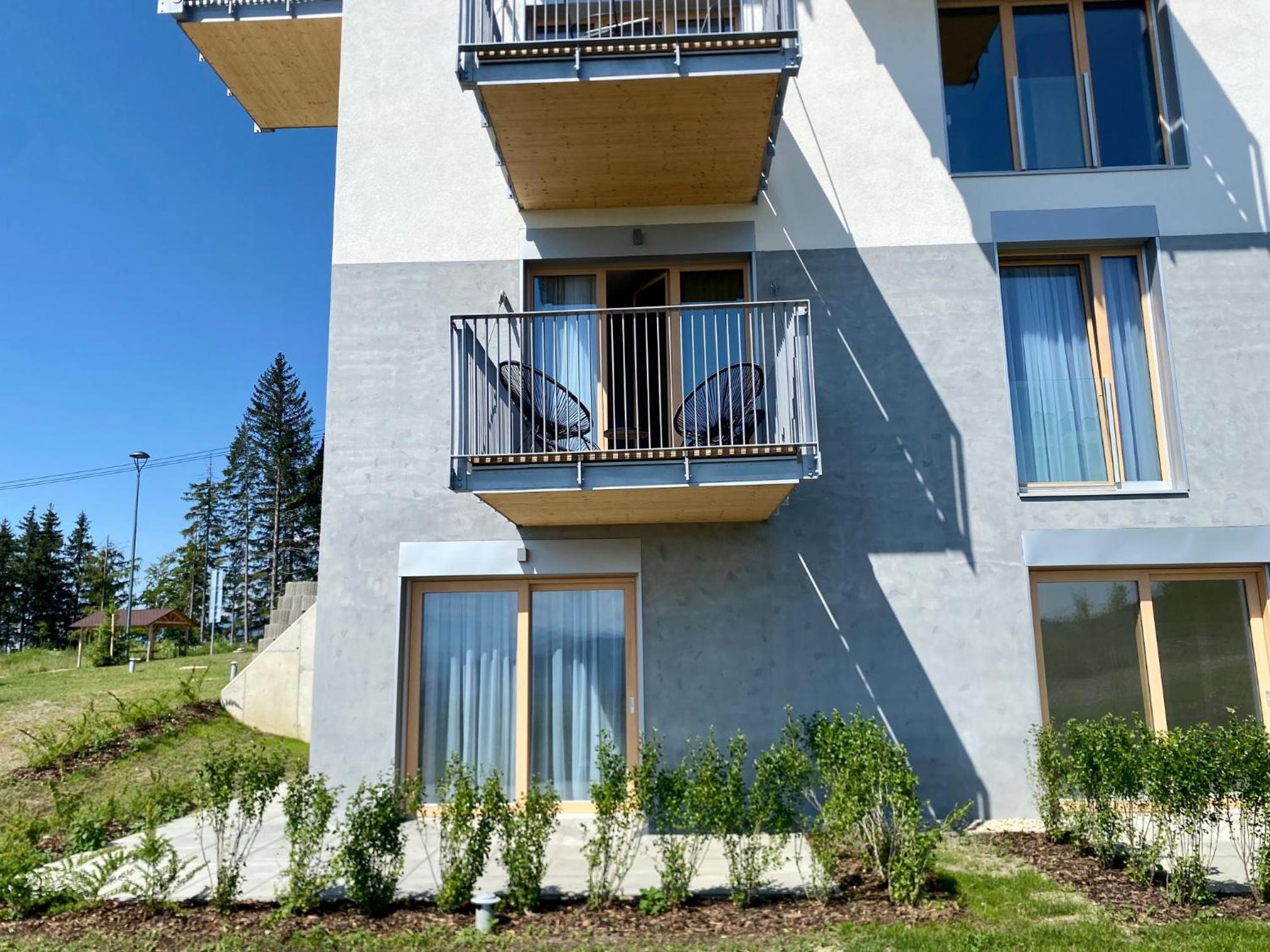 Apartman X12, Hillside view 2