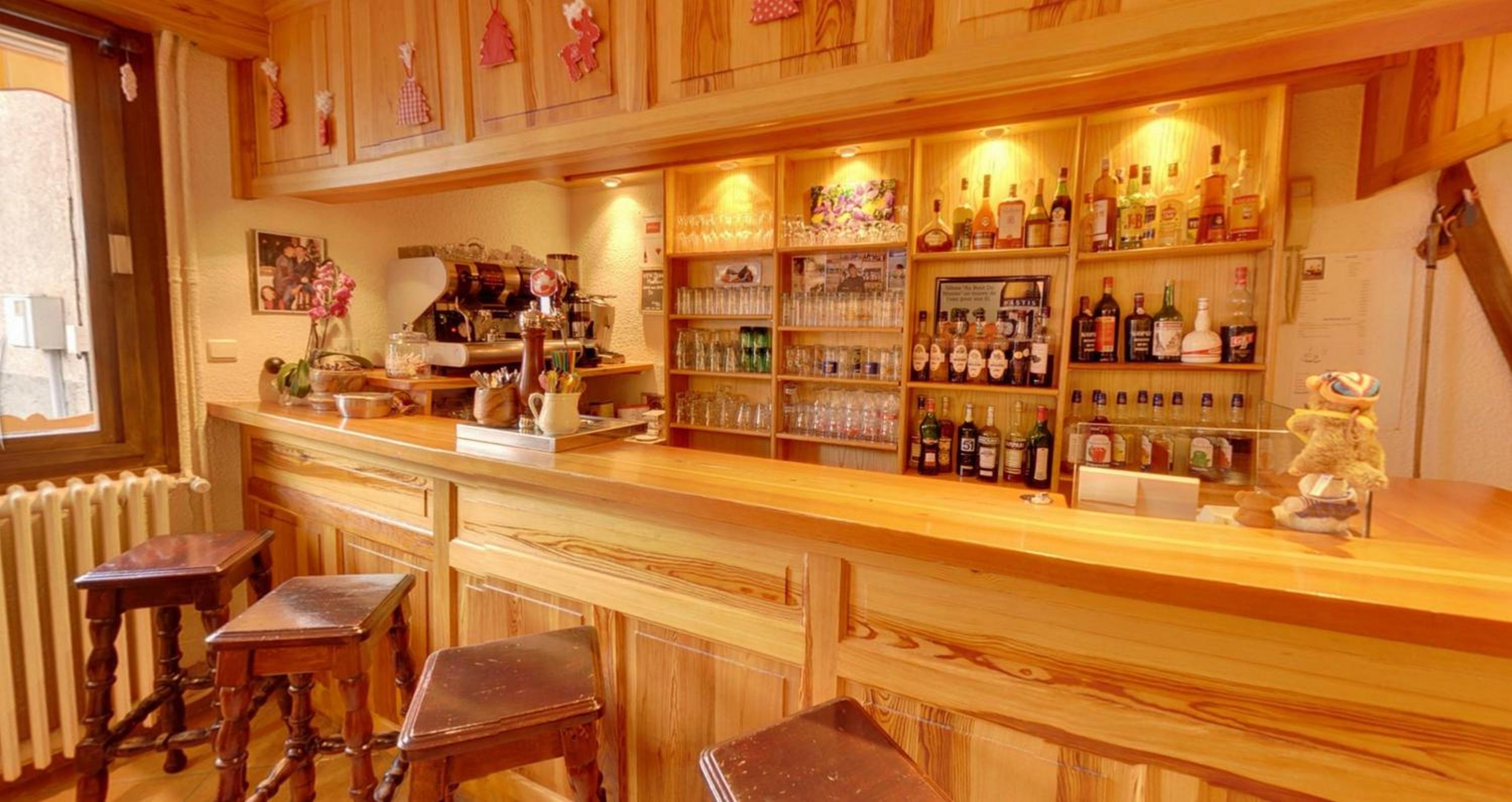 bar