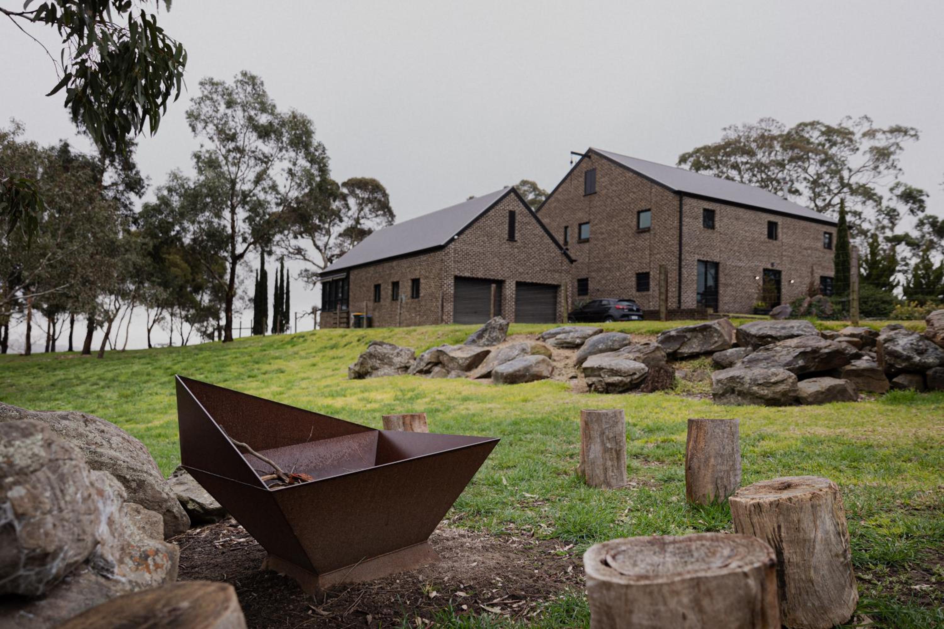 47 WOOLSHED ROAD - Adelaide Hills rural retreat