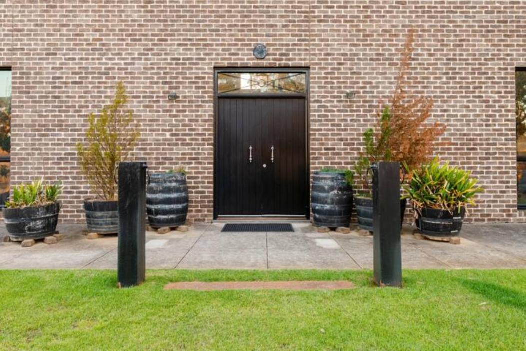 47 WOOLSHED ROAD - Adelaide Hills rural retreat