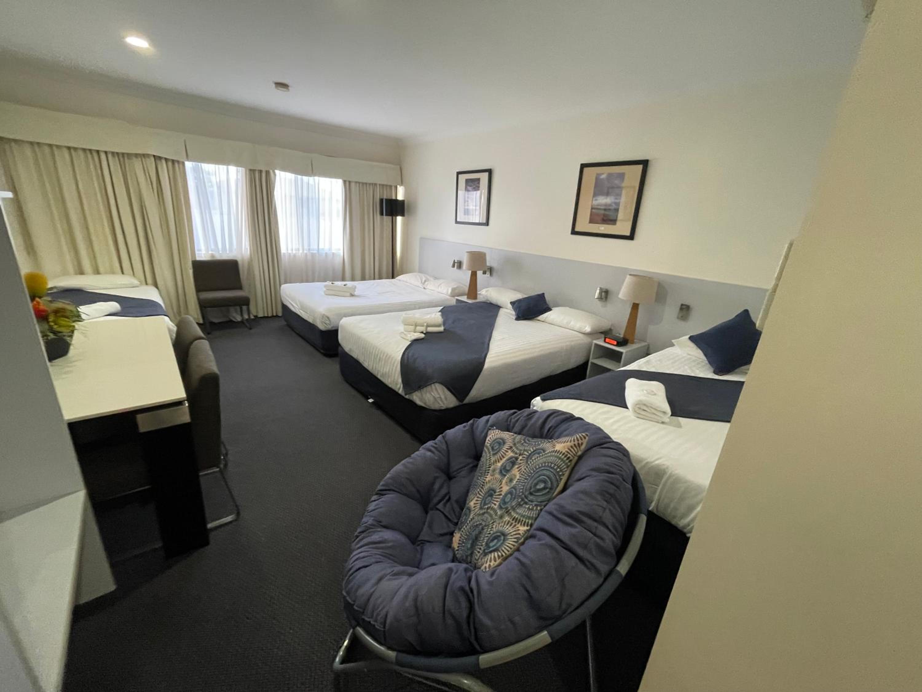 Lakeview Motor Inn