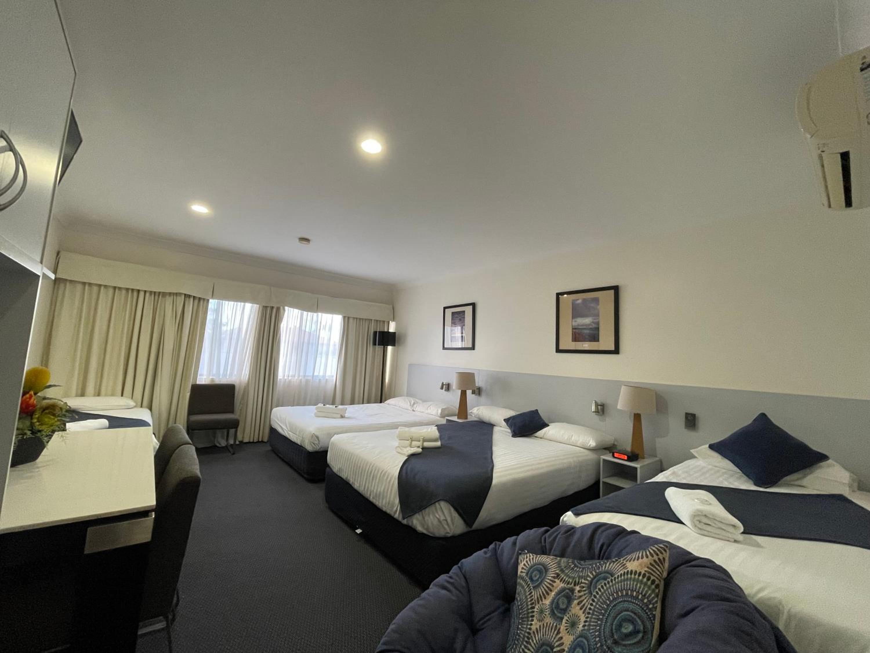 Lakeview Motor Inn