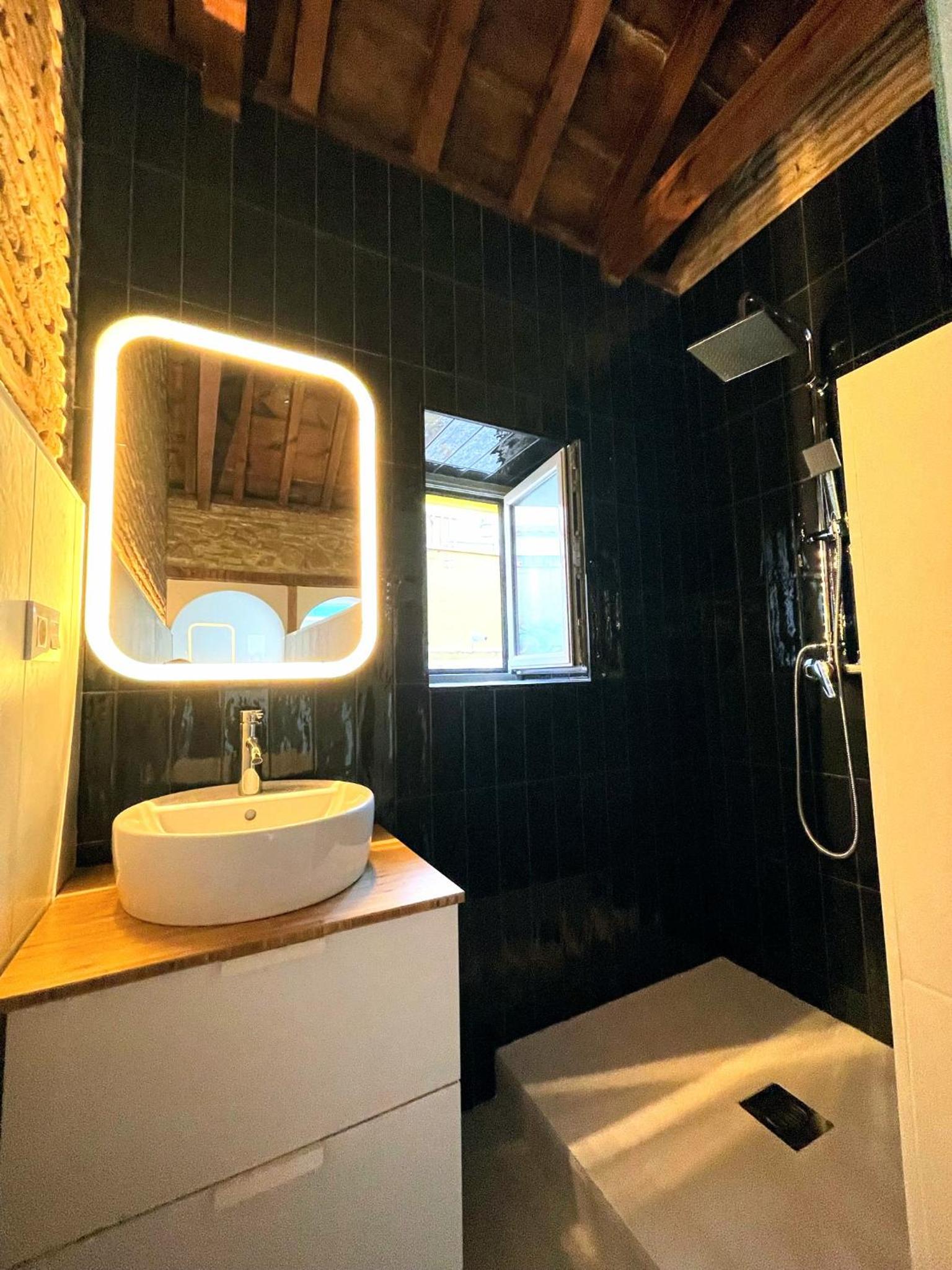 KEYWISE Nordic design Home city center 2 rooms 2 bath and terrace