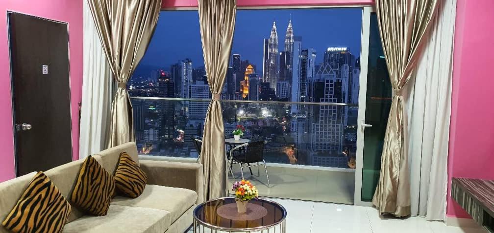 Regalia Suites KLCC View Rooftop Infinity Pool by SHI
