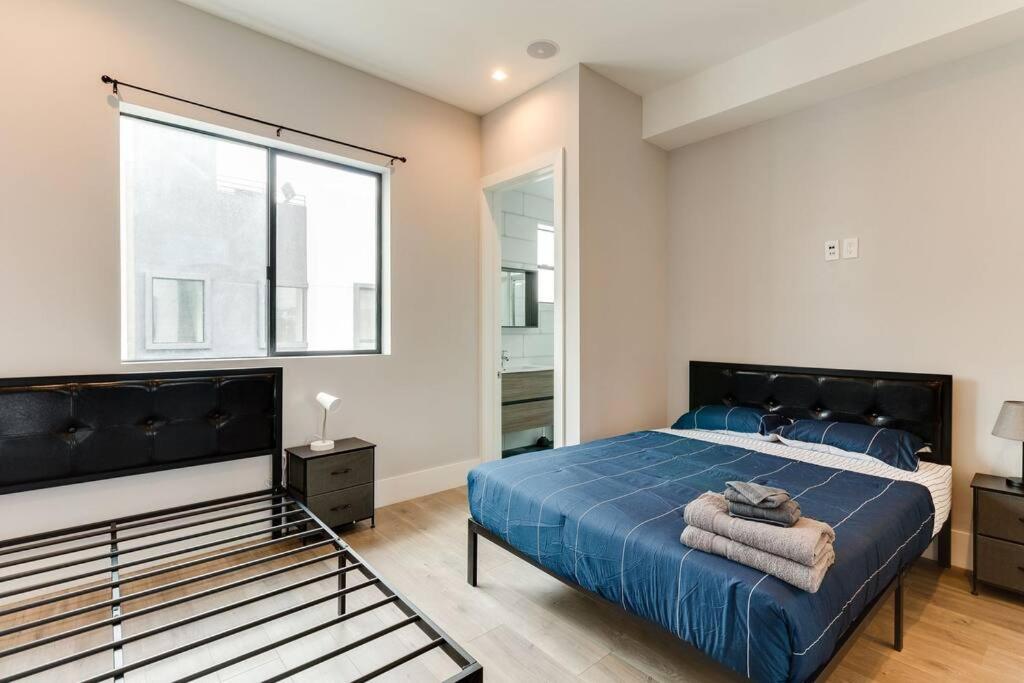 Luxury Modern 4 bedroom 3 Bath Home With Rooftop Deck #3