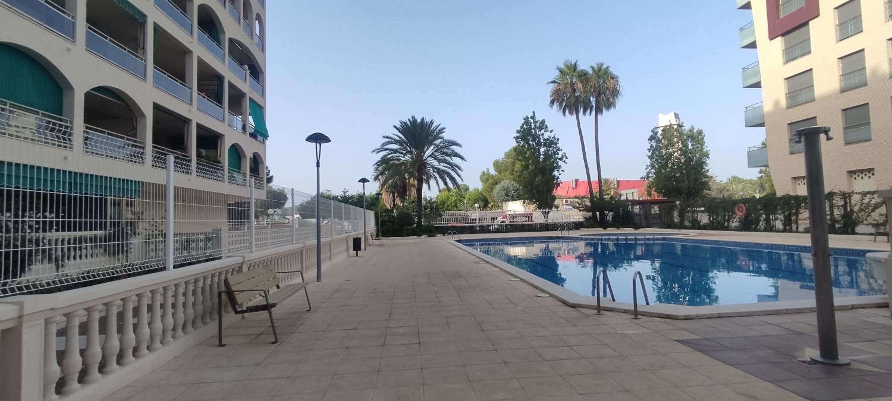 vacaciones en pineda con 2 piscinas, playa a 5 min view 2