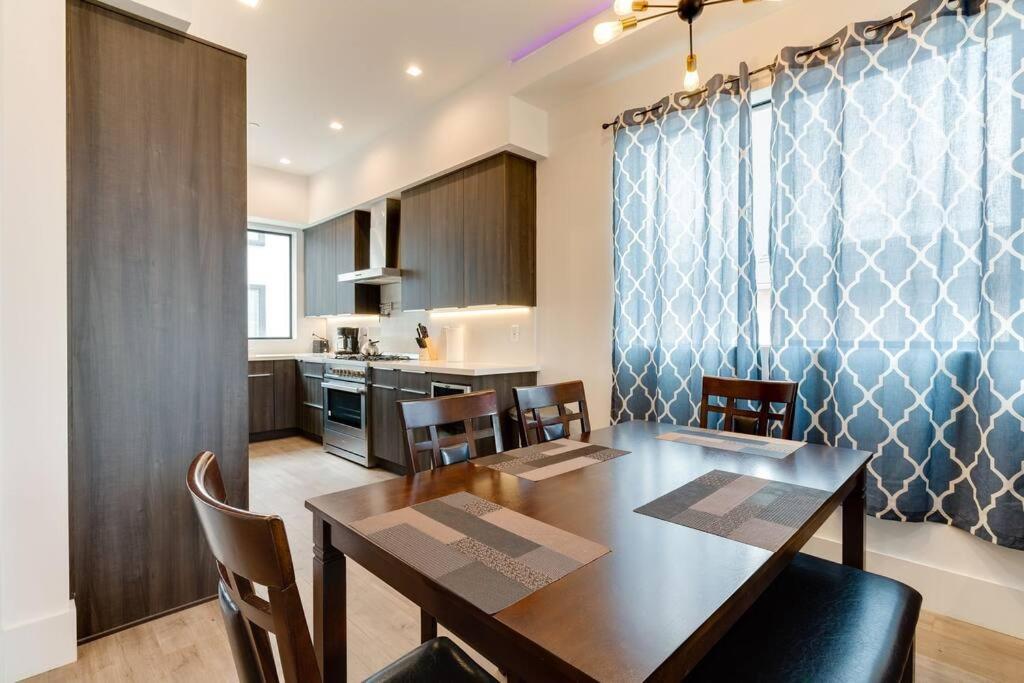 2 New Luxury Modern 3 story homes