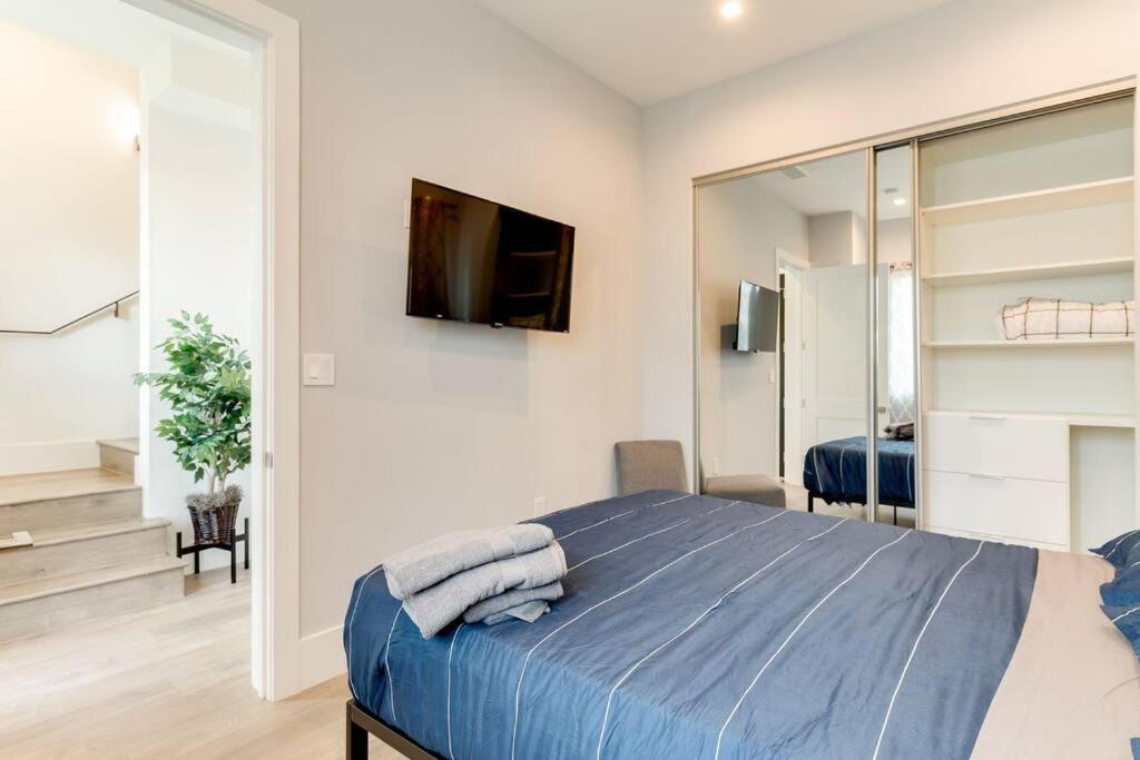 2 New Luxury Modern 3 story homes