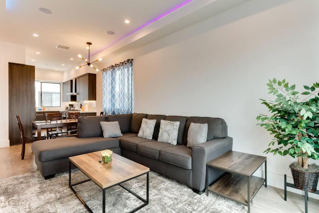 2 New Luxury Modern 3 story homes