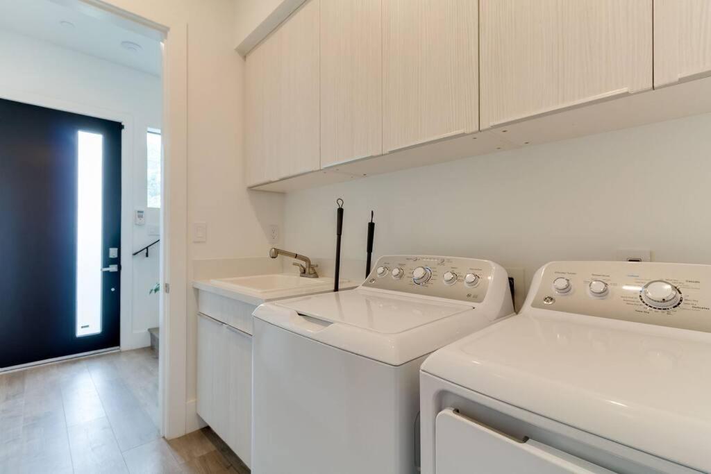 2 New Luxury Modern 3 story homes