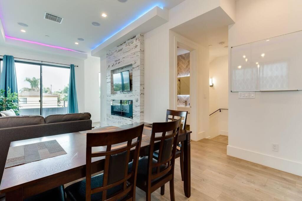 2 New Luxury Modern 3 story homes