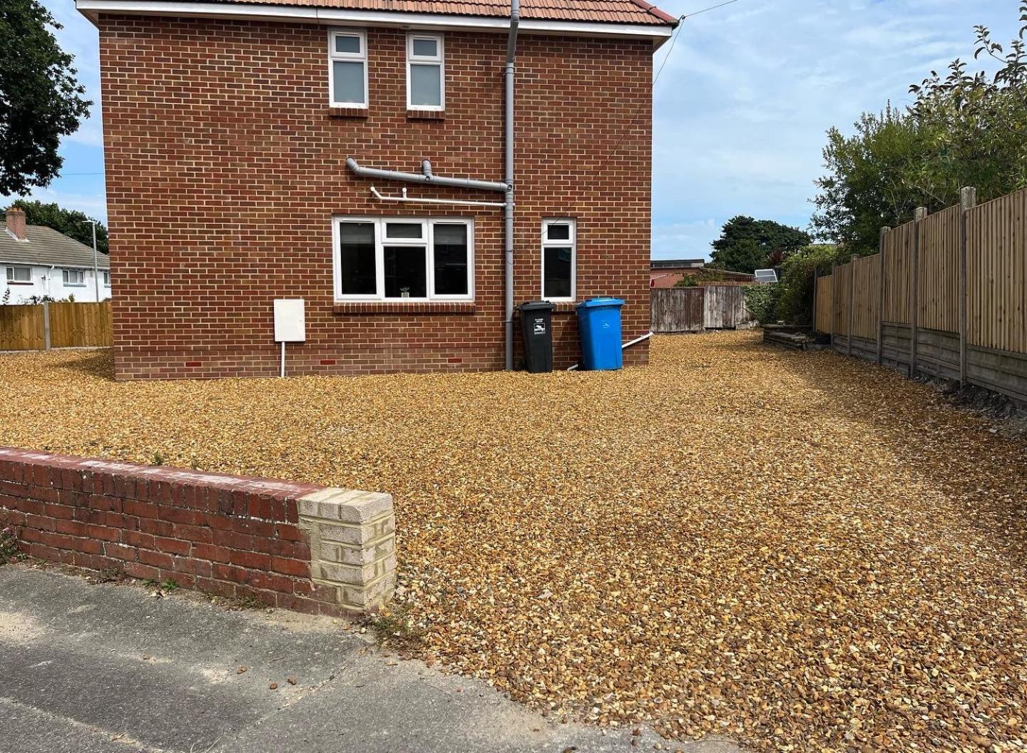 House - Sleeps 14 onsite parking & pets allowed view 4