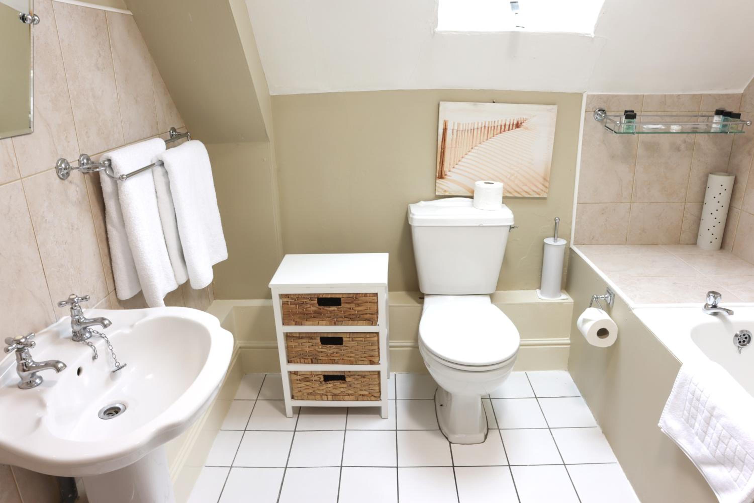 Oakham Vacations - The Kings Arms Inn - Property Image 13