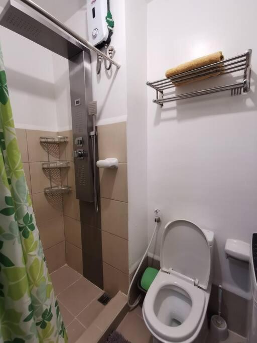 Lot's Pad nr BGC view 3