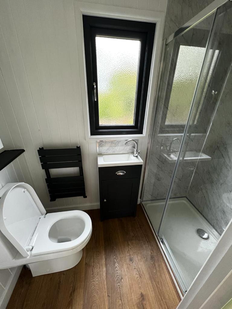 Hettie Luxury shepherds hut view 3
