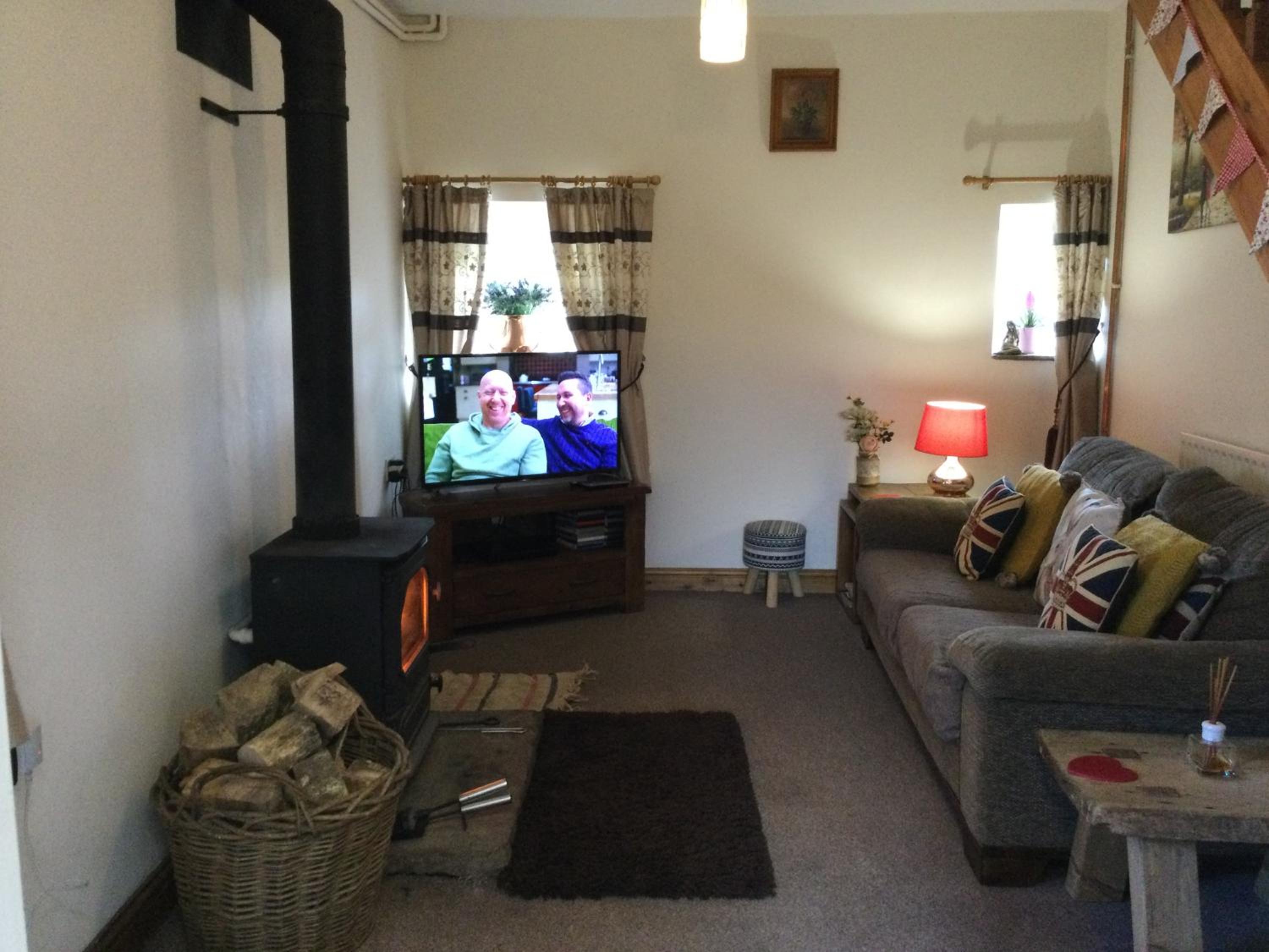 Cosy Rural Cottage Peak District, Pets Welcome view 5
