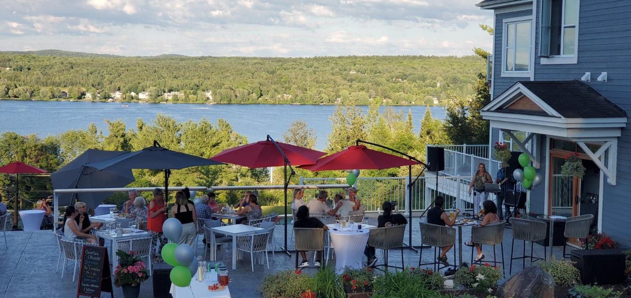 Au Sommet du Lac Magog