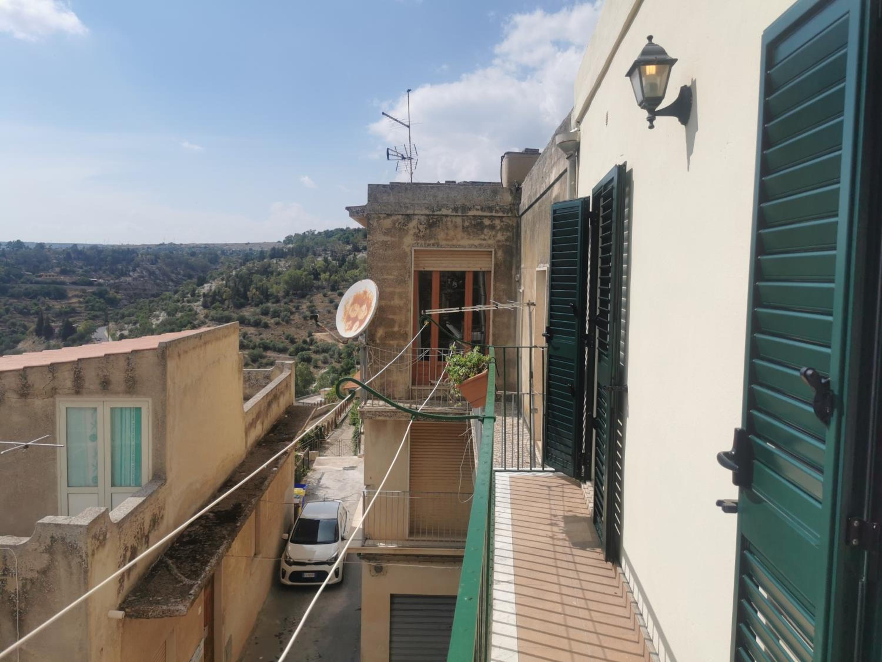Balcone Barocco. en Modica — balance & terrace