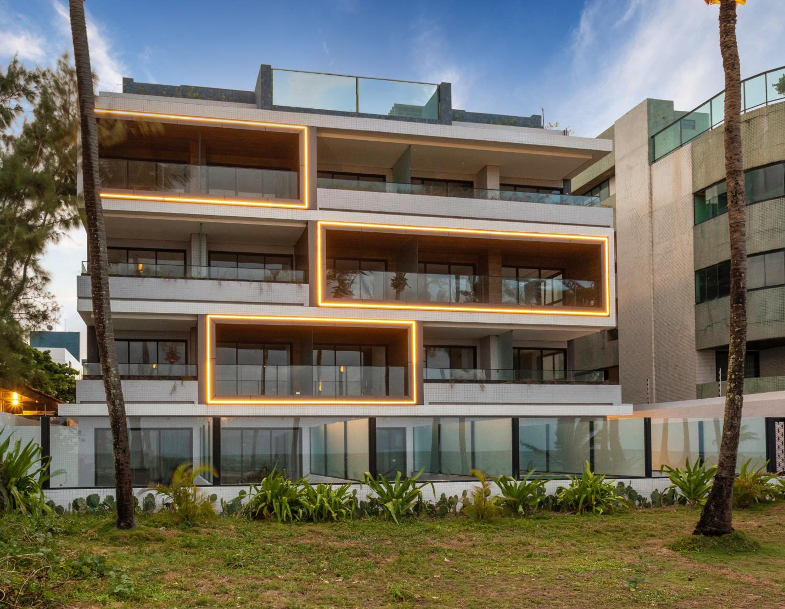 Loft com jacuzzi privativa frente mar do Bessa
