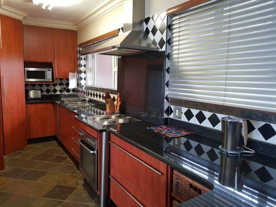 604@Amanzi 2-bedroom holiday apartment by the sea