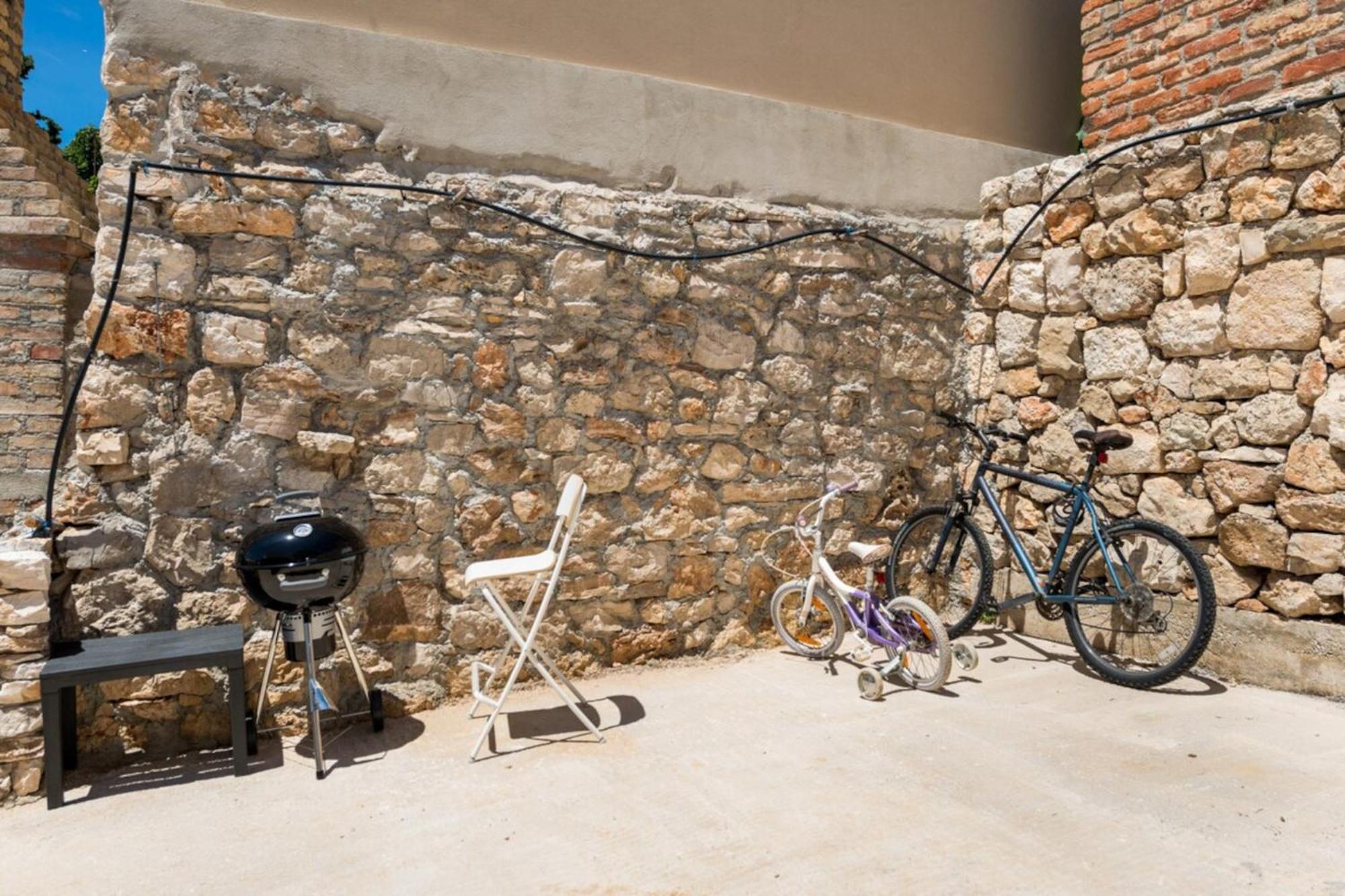 Rural house Pikola with sea view on Vis Island