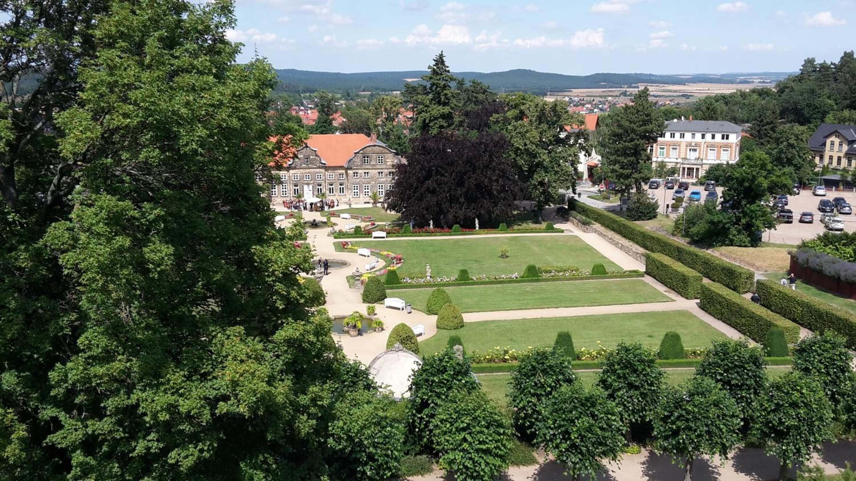 An der Kirchtreppe