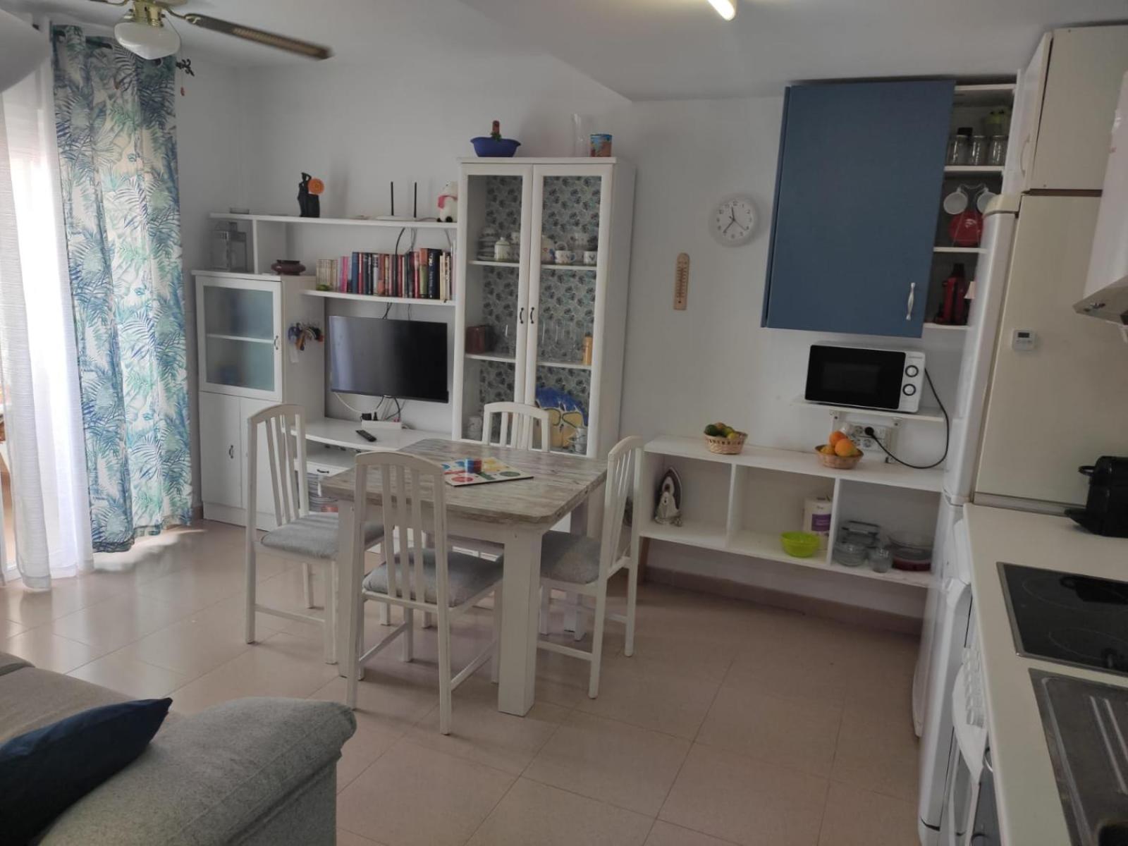 Apartamento con piscina en primera linea de playa