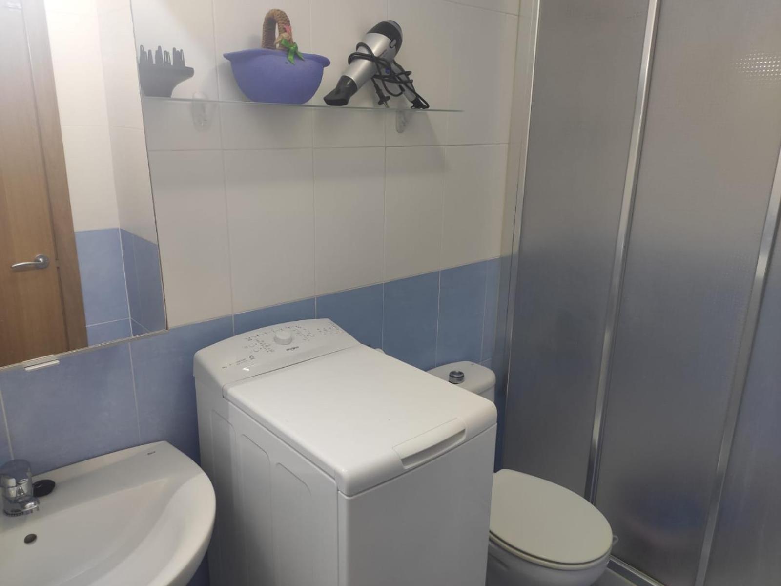 Apartamento con piscina en primera linea de playa