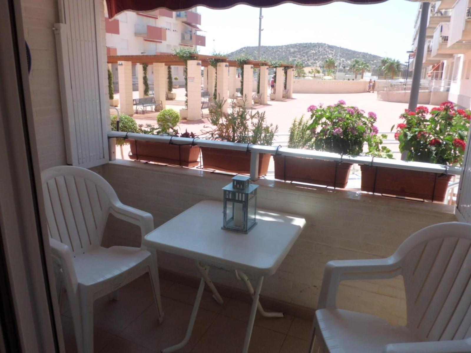 Apartamento con piscina en primera linea de playa
