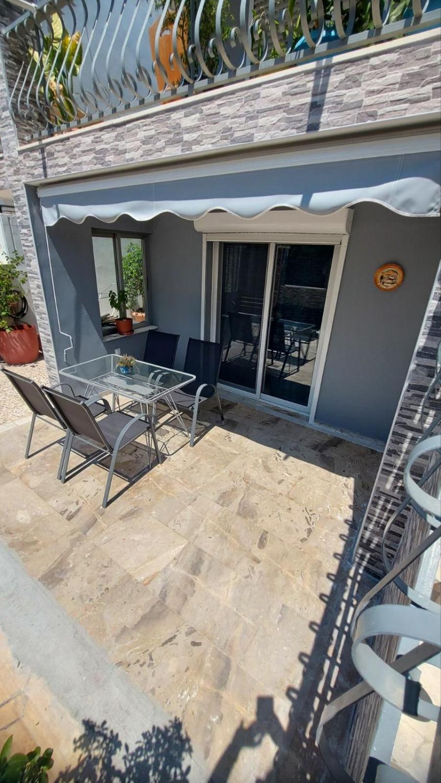 Plaza House view 5