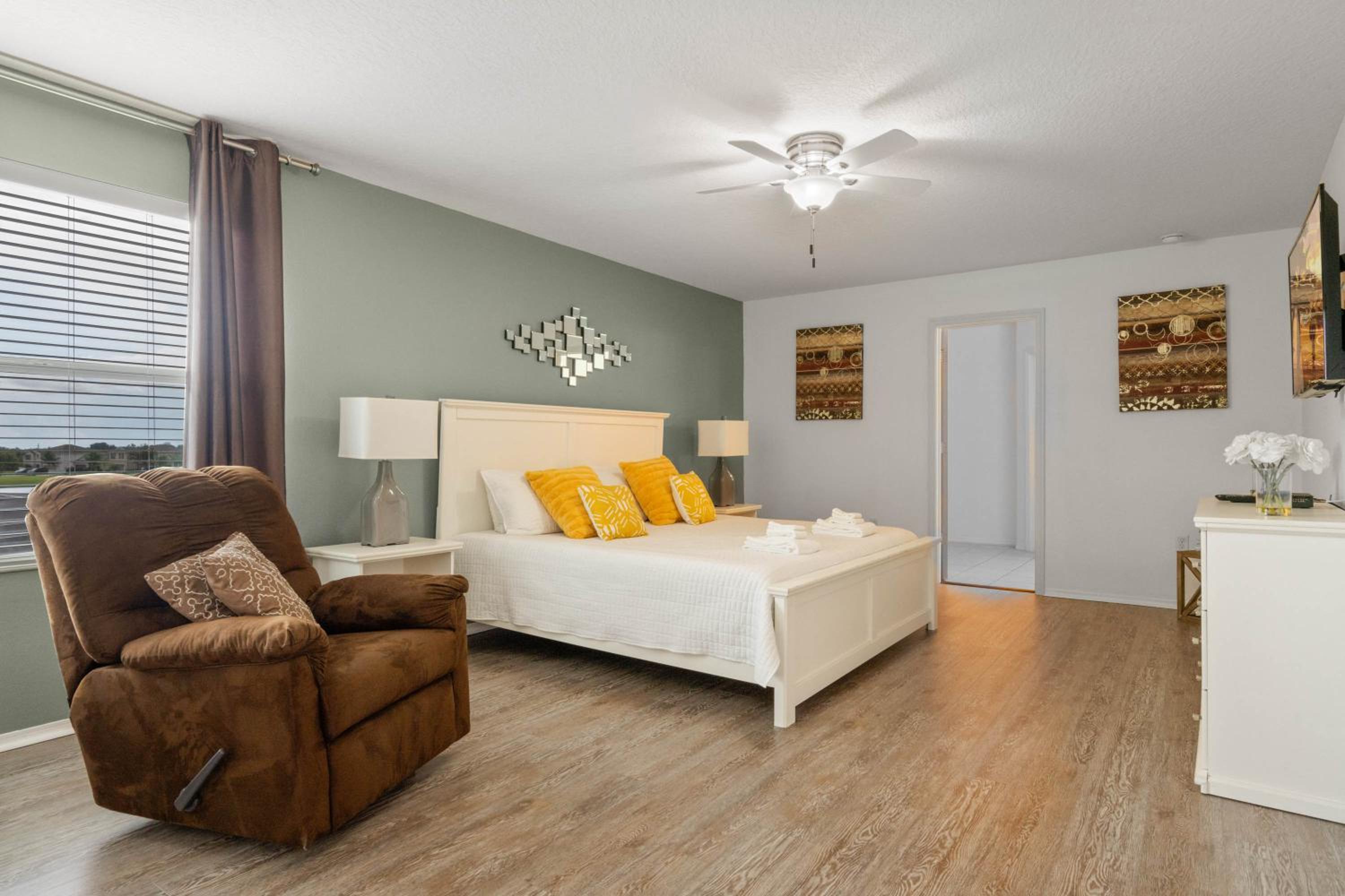 CozyKey Vacation Rentals - Crystal Cove