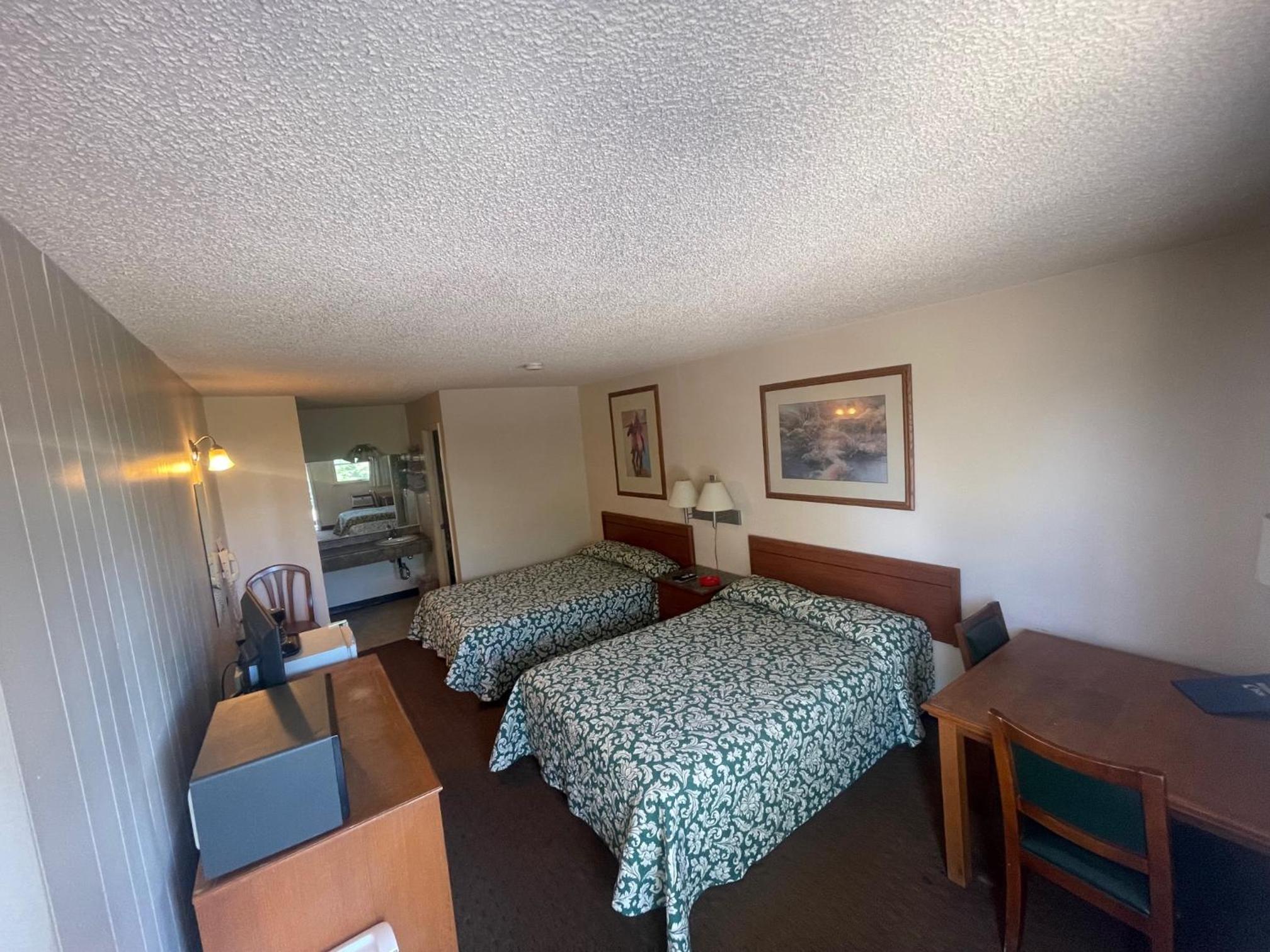 Riverside Inn
