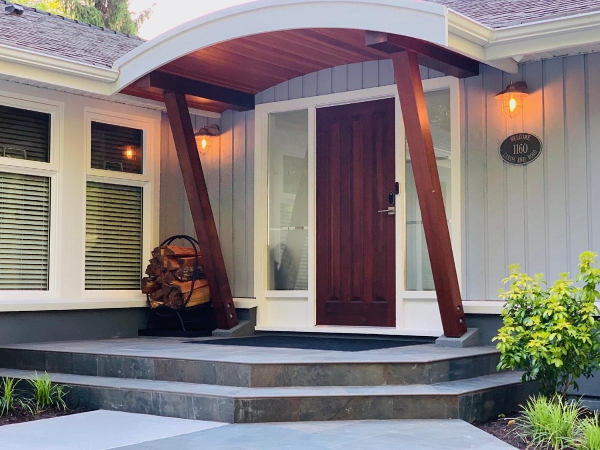 Deep Cove Retreat on the Ocean