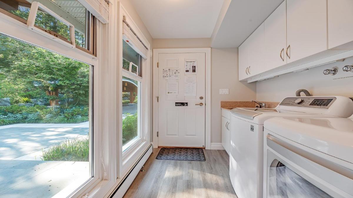 Deep Cove Retreat on the Ocean