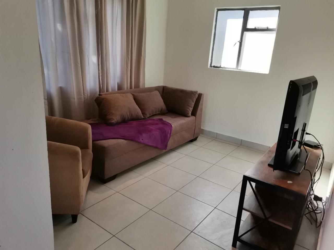 Ultra House selfcatering photo 4