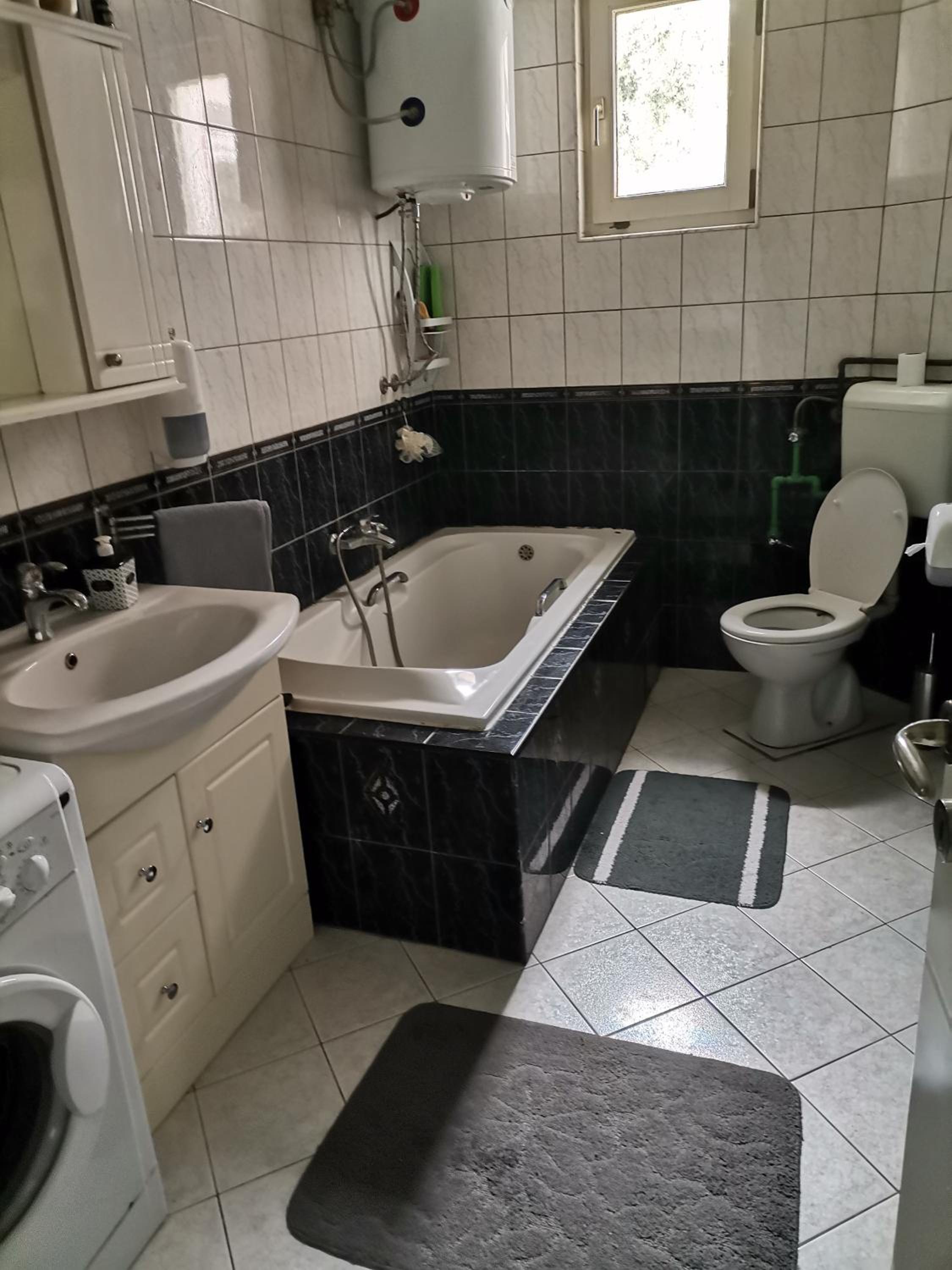 Garden- pool apartman