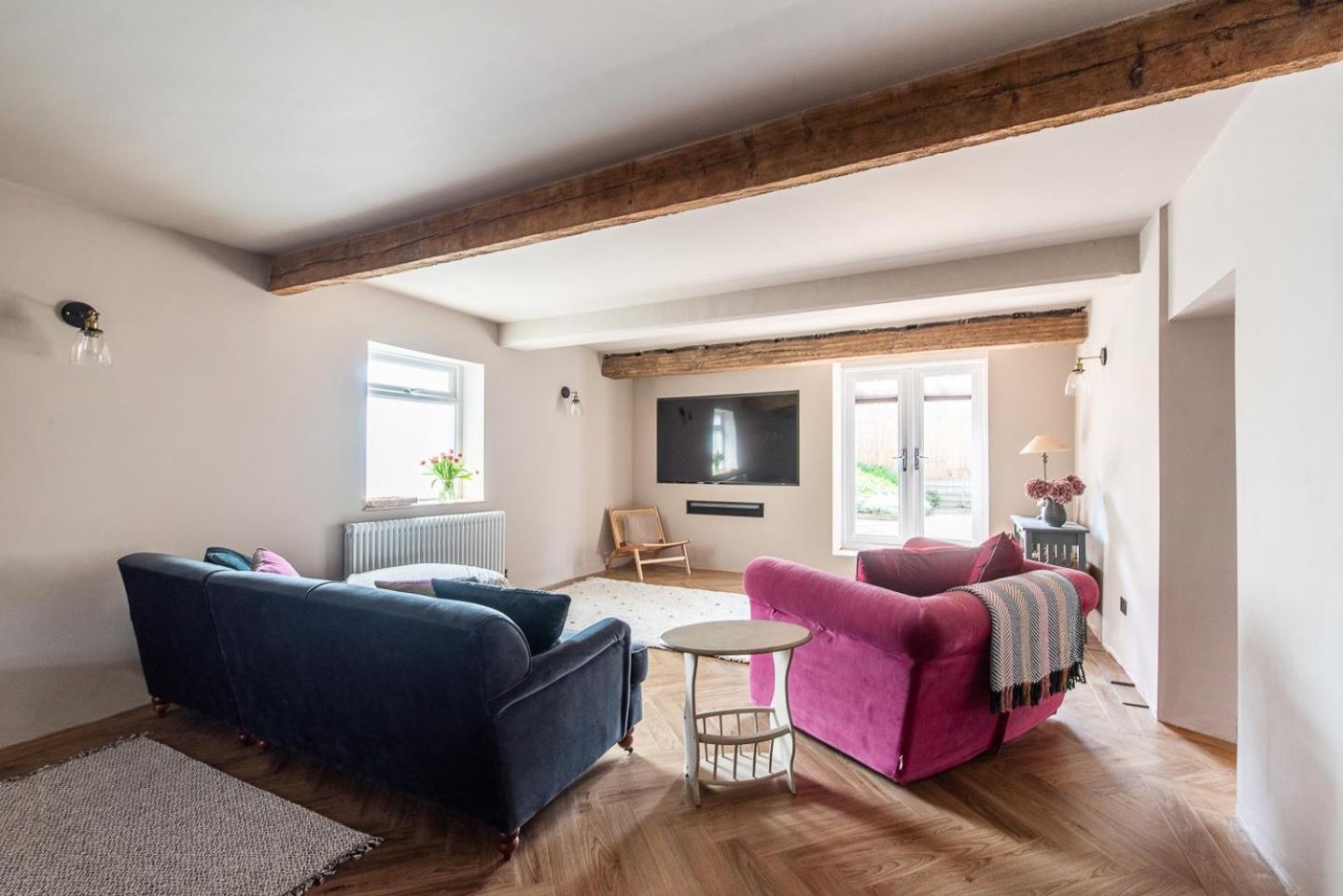 Luxury House sleeps 14 with Secret Bar near Bath view 3